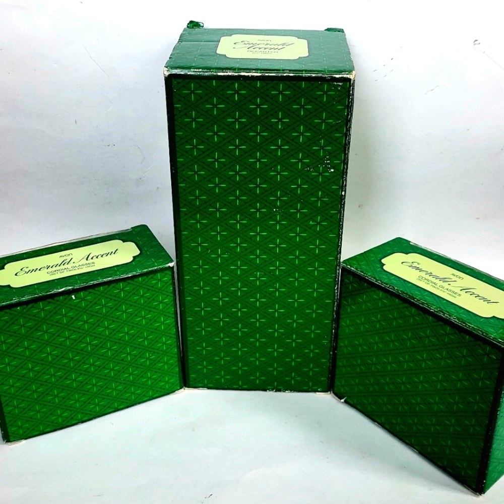 Avon Emerald Green Decanter & Cordial Glasses 5 Pc Set NIB - Picture 5 of 7